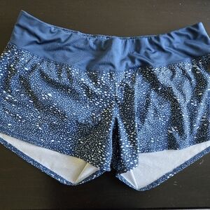Oiselle Roga Shorts size 8